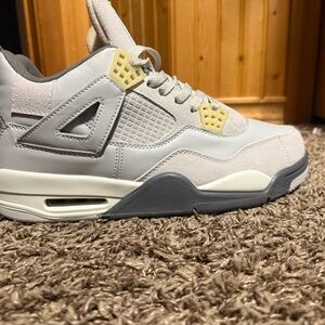 Nike Air Jordan 4 Retro SE Craft Photon Dust DV3742-021 Men Size 11.